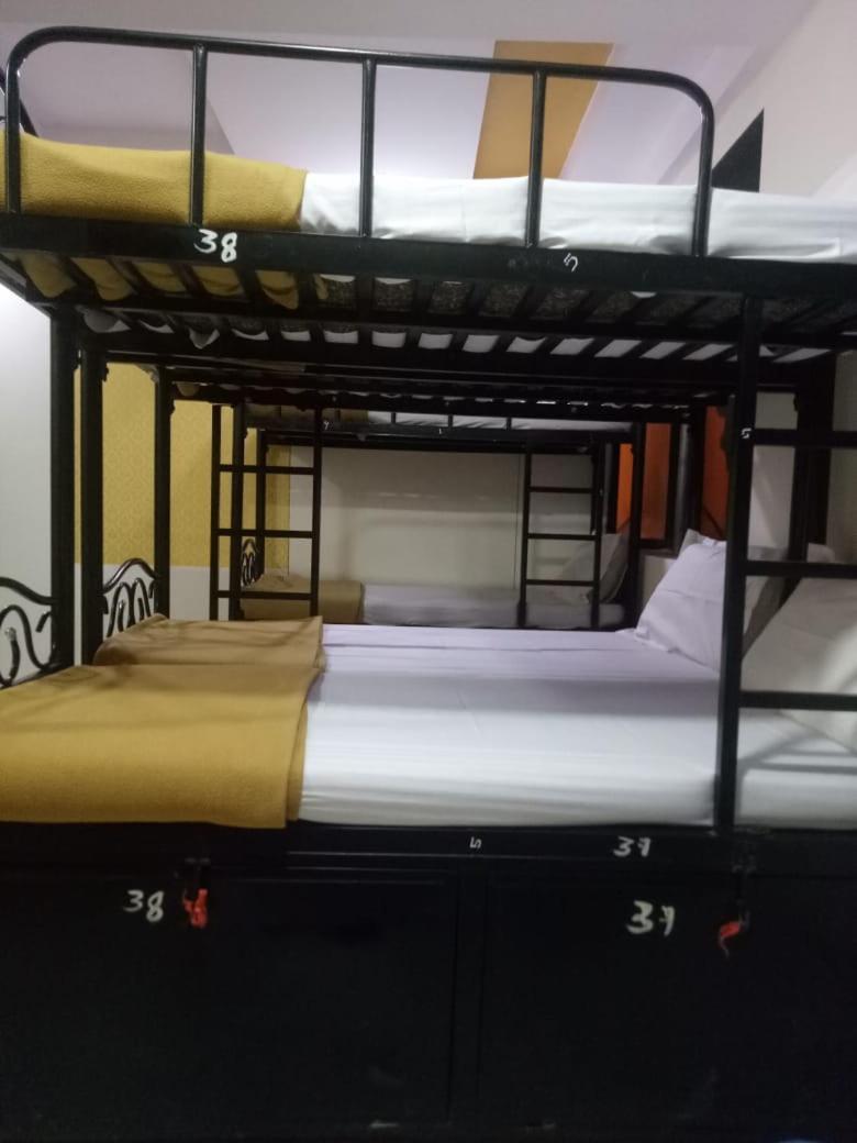 Bandra Dormitory Only For Indian Bombay Esterno foto